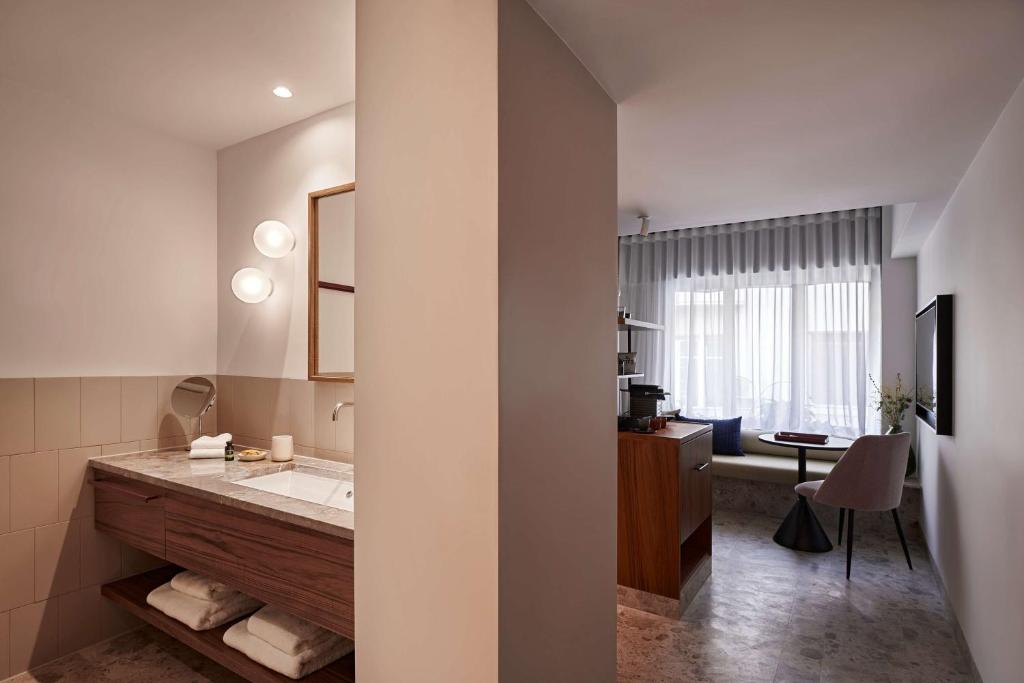 The Social Athens Hotel, a member of Radisson Individuals - Resim 3