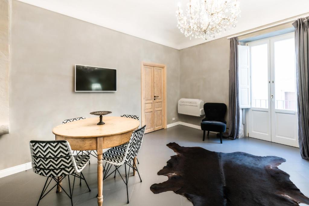 A television and/or entertainment centre at San Giuseppe Luxury Apartment