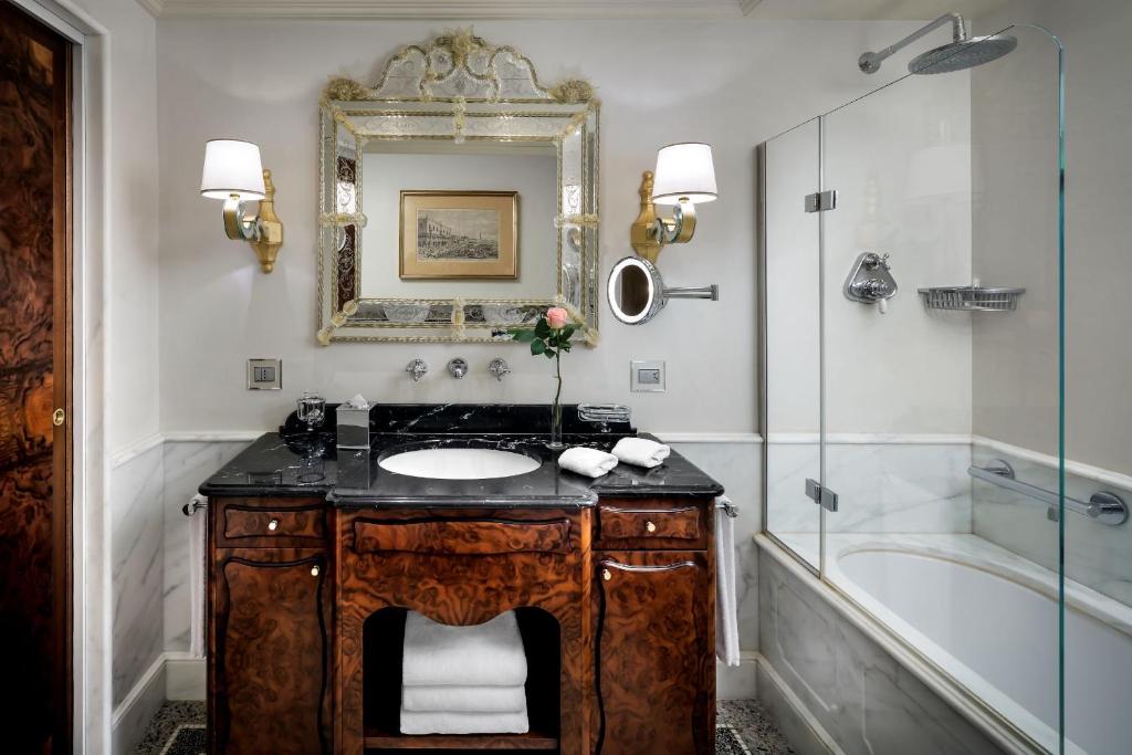 Koupelna v ubytování Hotel Danieli, Venice