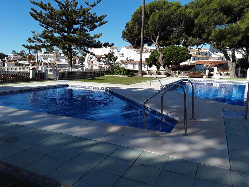 Bazén v ubytování Sea Views, Beach & pool La Cala Mijas ,Alcantara nebo v jeho okolí