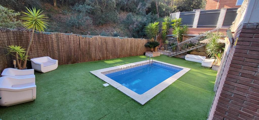 Bazén v ubytování Casa en Alella, Barcelona nebo v jeho okolí