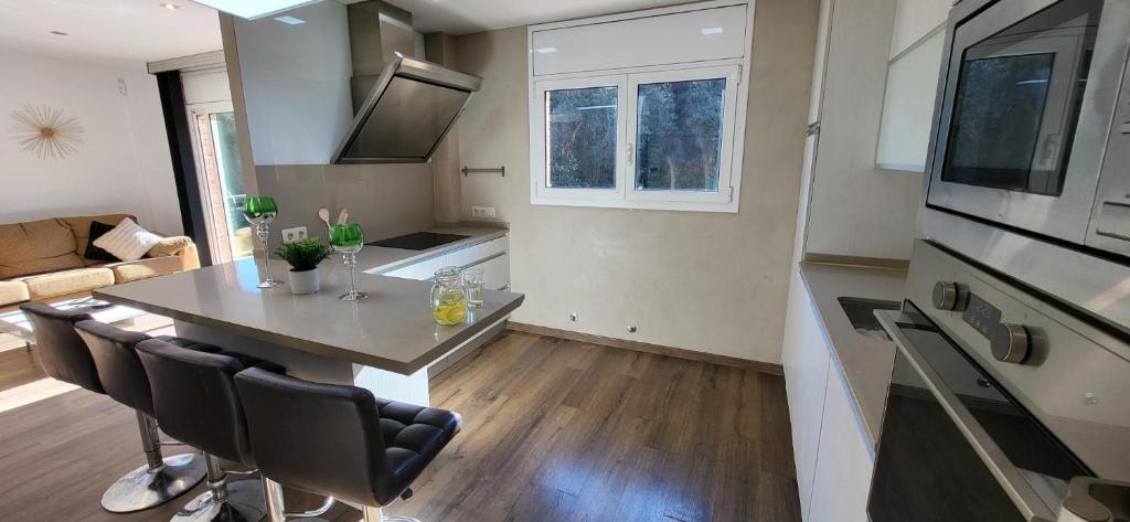 Kuchyň nebo kuchyňský kout v ubytování Casa en Alella, Barcelona