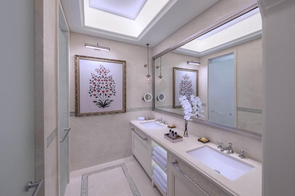Bagno di The Chedi Katara Hotel & Resort