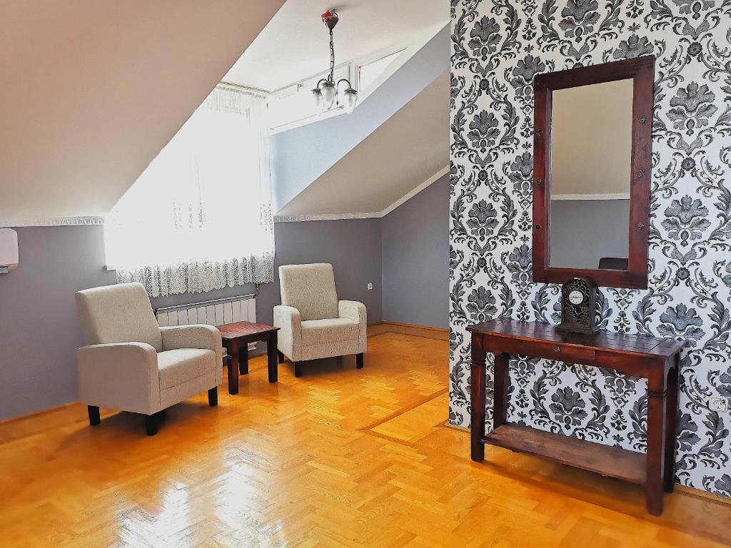 Posedenie v ubytovaní Villa Wellness