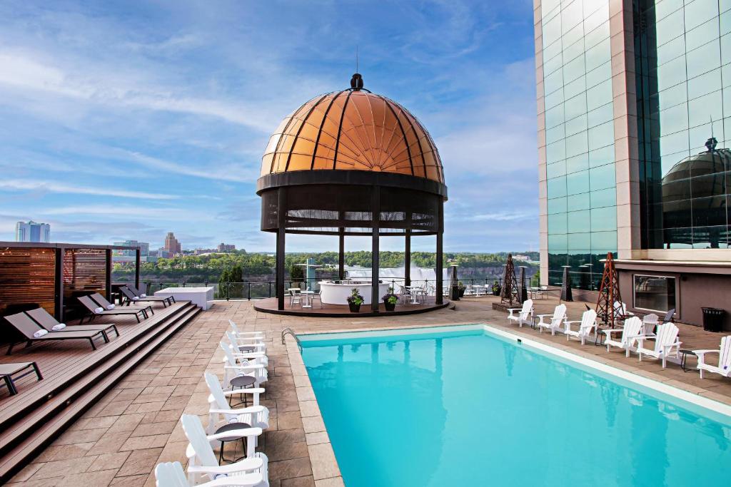 Bazén v ubytování Sheraton Fallsview Hotel nebo v jeho okolí