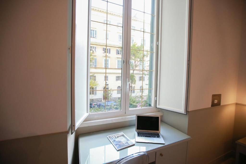 A kitchen or kitchenette at Duelle Vatican Suite