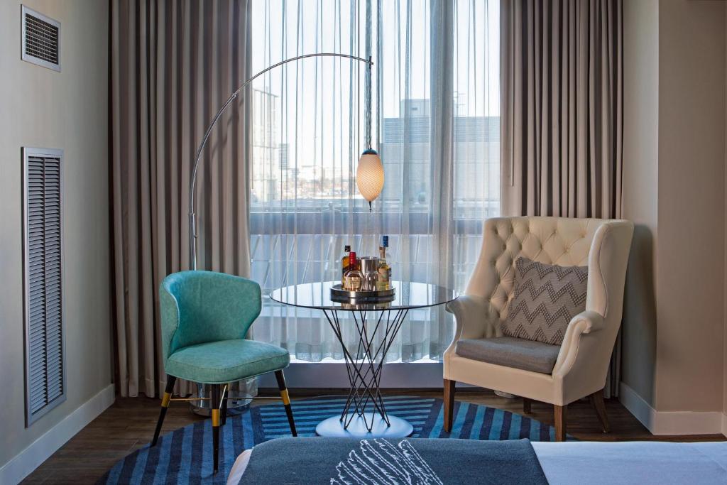 W Boston - 