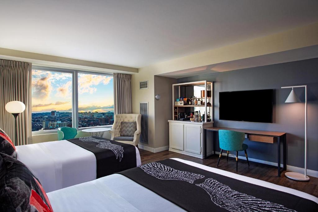 W Boston - Fabulous 2 Queen, Guest Room, 2 Queen