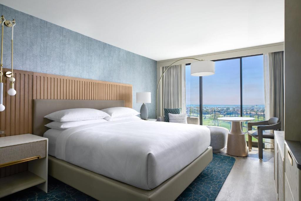 VEA Newport Beach, a Marriott Resort & Spa - 