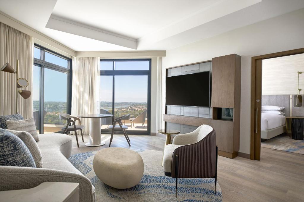 VEA Newport Beach, a Marriott Resort & Spa - 
