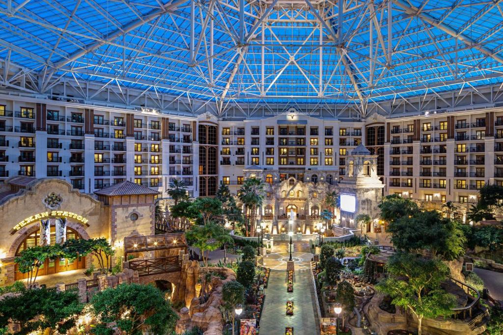 Gaylord Texan Resort and Convention Center - 