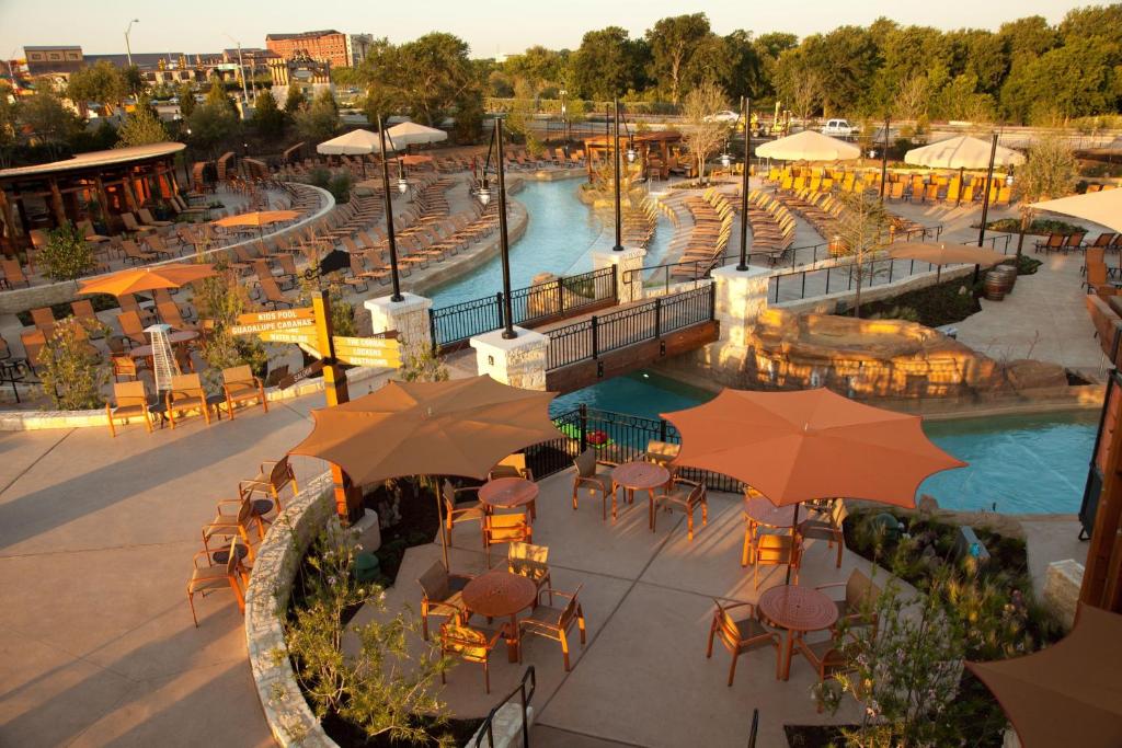 Gaylord Texan Resort and Convention Center - Housity