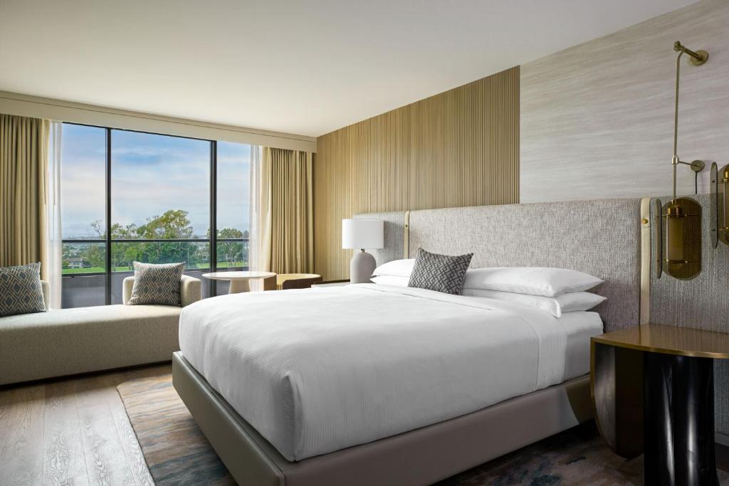 VEA Newport Beach, a Marriott Resort & Spa - 