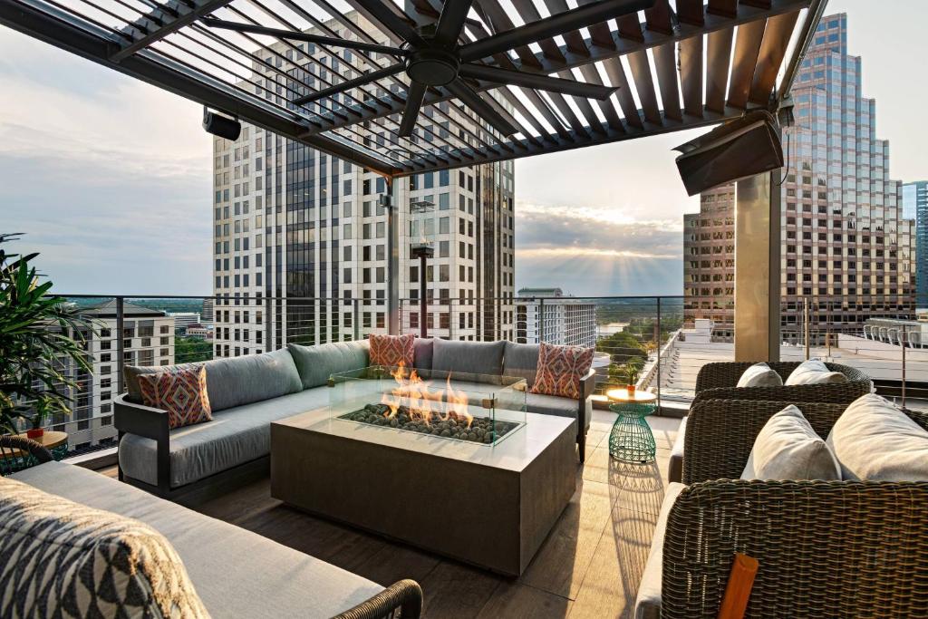 Austin Marriott Downtown photo