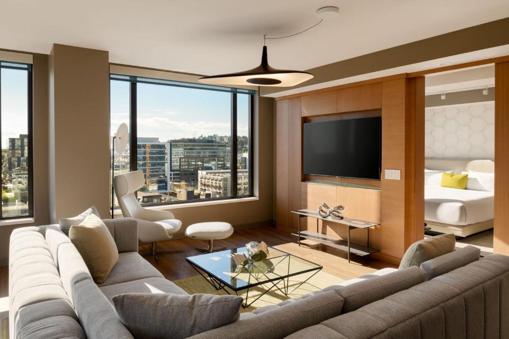 Astra Hotel, Seattle, a Tribute Portfolio Hotel by Marriott photo