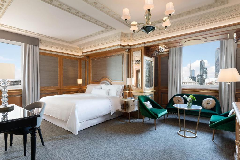 Кровать или кровати в номере The Westin Palace, Milan