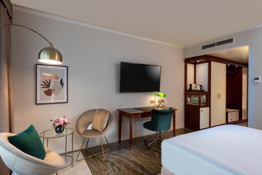 TV/Unterhaltungsangebot in der Unterkunft JW Marriott Hotel Berlin