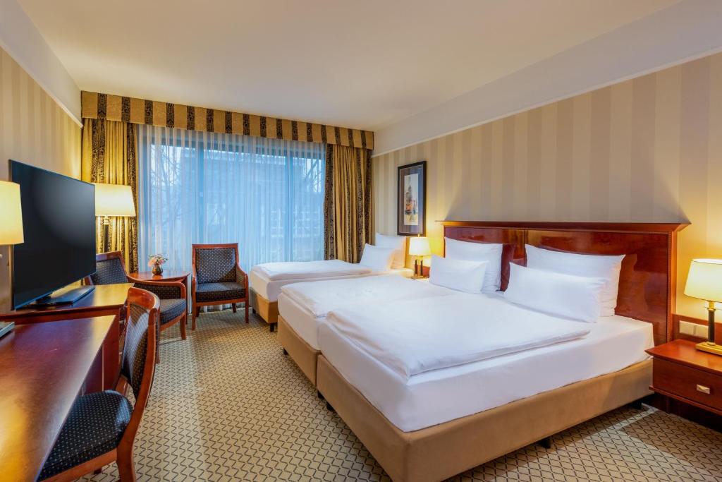 
Classic Family Room, 1 King or 2 Twin/Single Bed(s)
