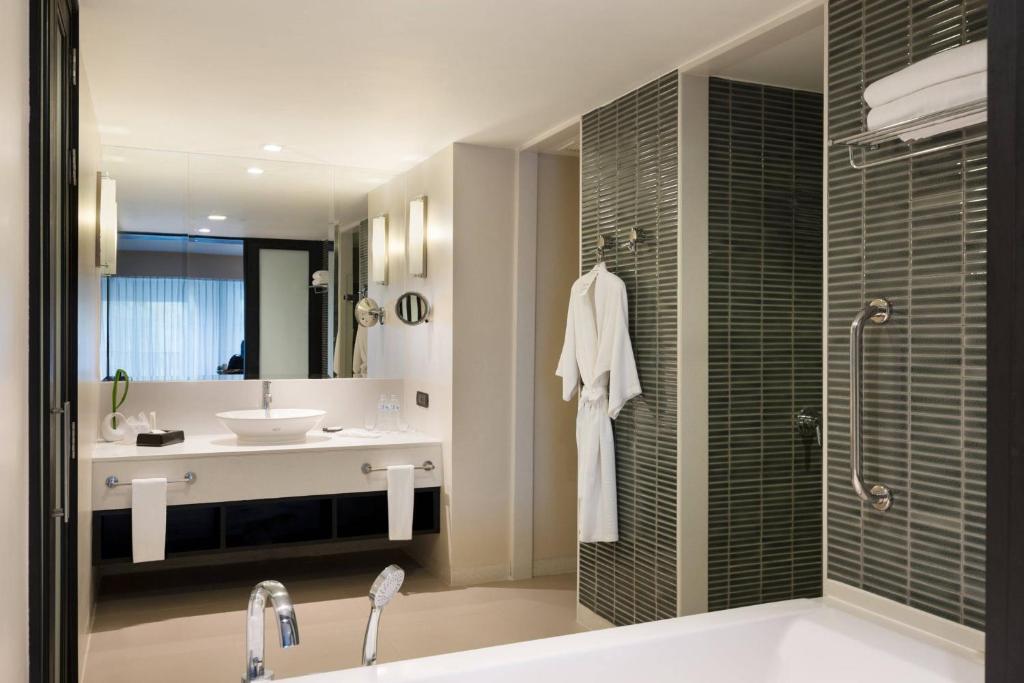 Le Meridien Chiang Rai Resort, Thailand - 17