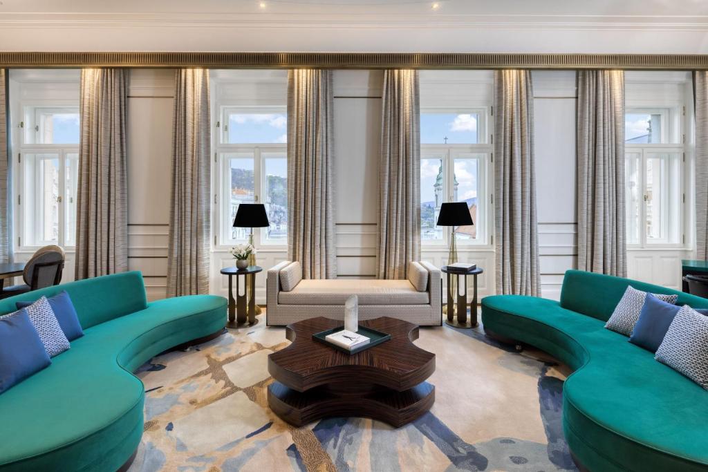 Posedenie v ubytovaní Matild Palace, a Luxury Collection Hotel