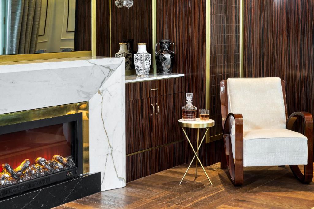 Posedenie v ubytovaní Matild Palace, a Luxury Collection Hotel