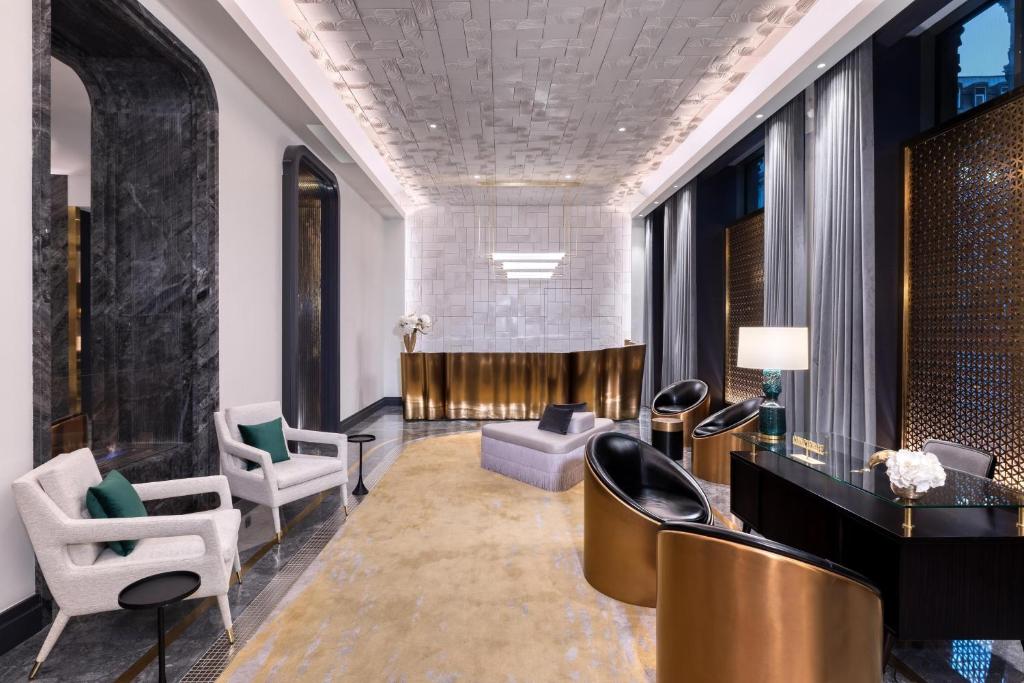 Posedenie v ubytovaní Matild Palace, a Luxury Collection Hotel
