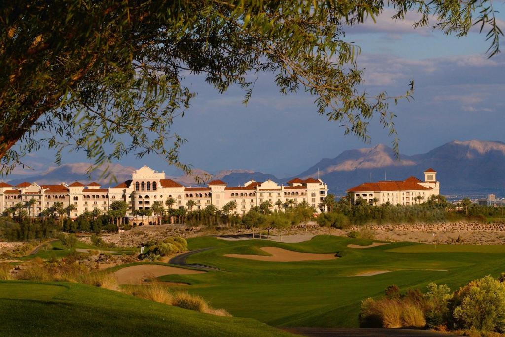 Hotel Rooms in Las Vegas, NV  JW Marriott Las Vegas Resort & Spa