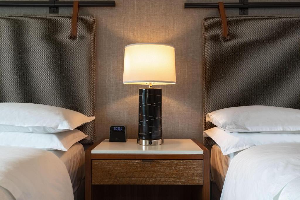 Sheraton Grand Chicago Riverwalk - 