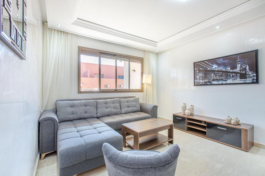 ZARI BOUTIQUE ApartHotel - Two-Bedroom Apartment With Balcony And Terrace