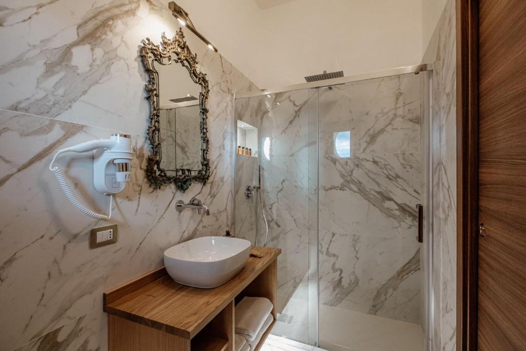 Łazienka w obiekcie Palazzo Giunta - Porta Marina Ortigia
