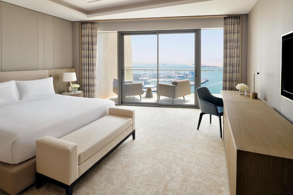 Televiisor ja/või meelelahutuskeskus majutusasutuses InterContinental Residences Abu Dhabi by IHG