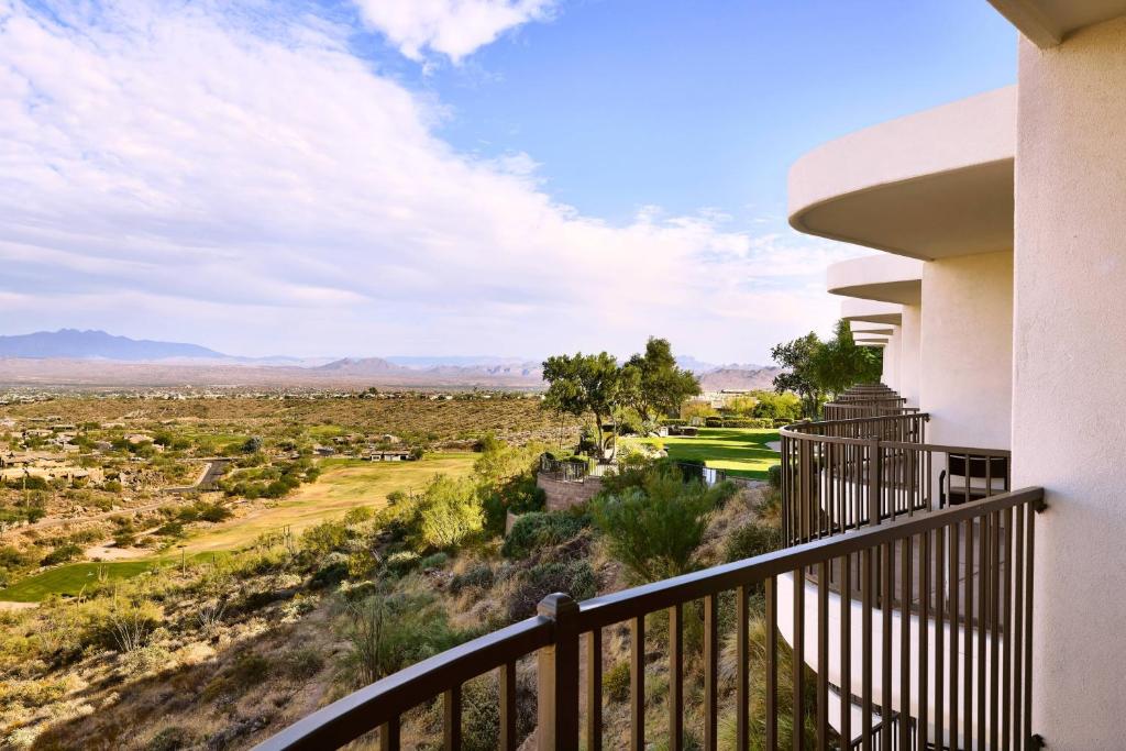 Balkón nebo terasa v ubytování ADERO Scottsdale Resort, Autograph Collection