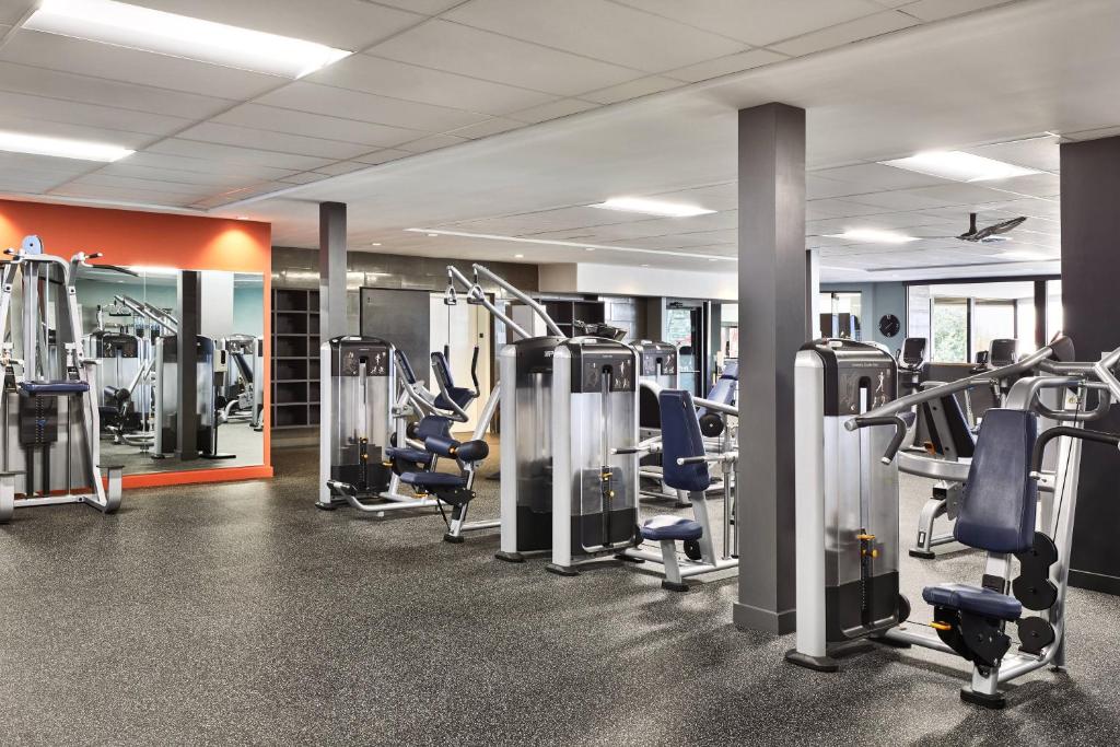 Fitness centrum a/nebo fitness zařízení v ubytování ADERO Scottsdale Resort, Autograph Collection