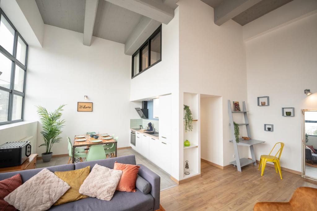 Televízia a/alebo spoločenská miestnosť v ubytovaní WELCOME LOFT