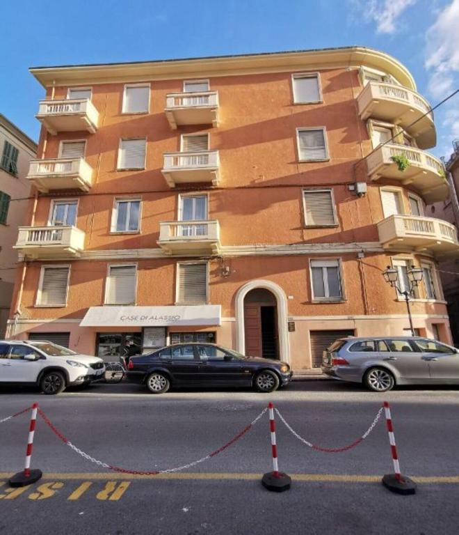 The building in which a vendégházakat is located