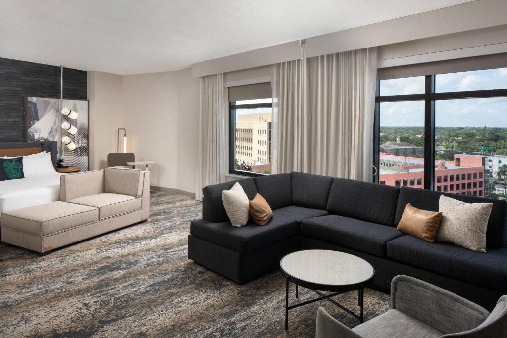 Luminary Hotel & Co., Autograph Collection - 