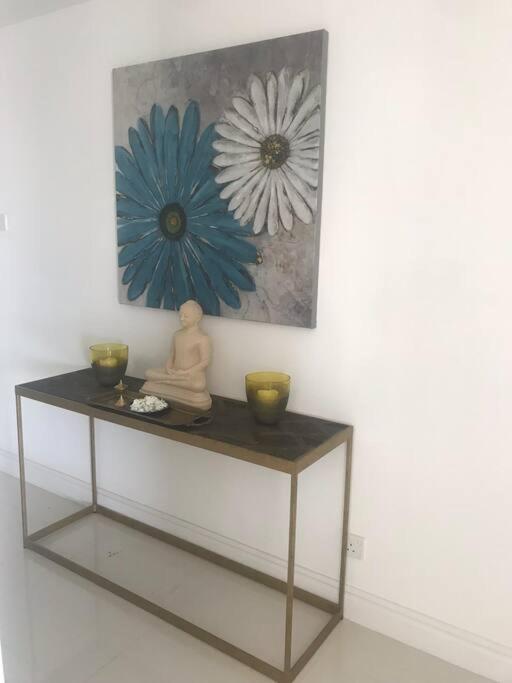 Fotografie z fotogalerie ubytování Sea La Vie! At De Saram Residencies- Mount Lavinia v destinaci Watumulla