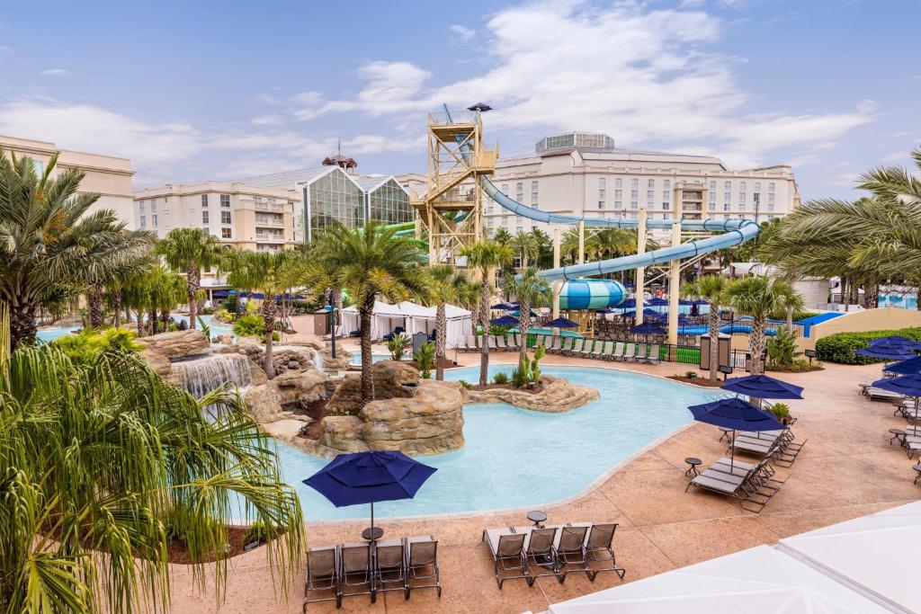 Utsikt över poolen vid Gaylord Palms Resort & Convention Center eller i närheten