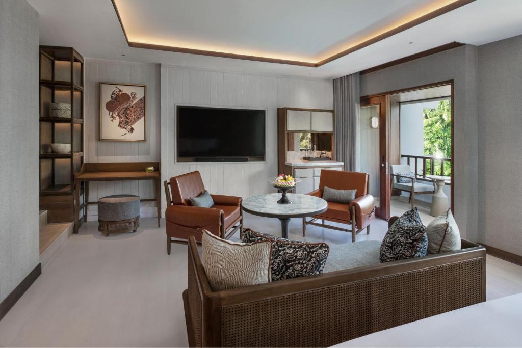 TV a/nebo společenská místnost v ubytování The Laguna, A Luxury Collection Resort & Spa, Nusa Dua, Bali