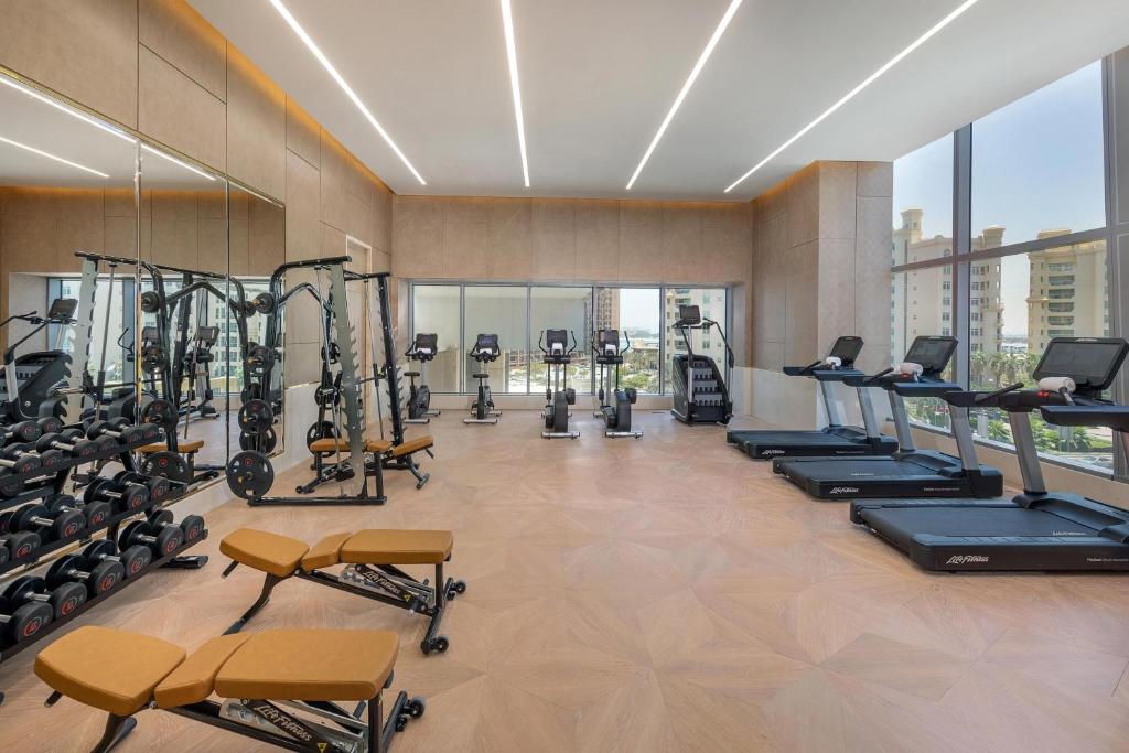 Fitness centrum a/nebo fitness zařízení v ubytování The St. Regis Dubai, The Palm