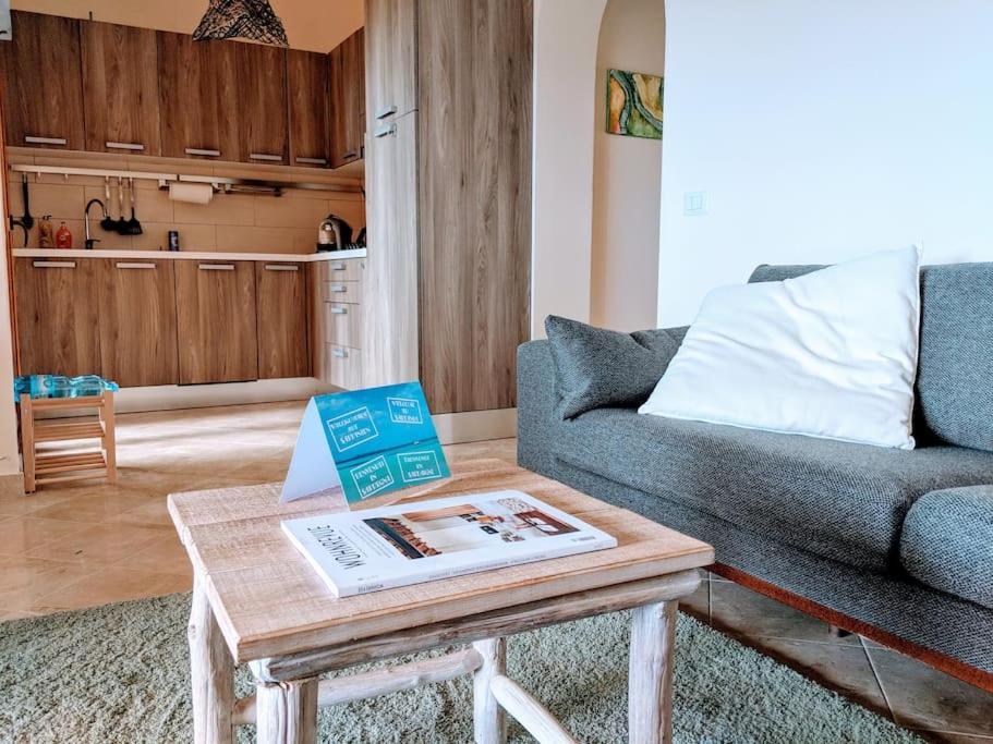 Boutique Apartment no 24 with Sea View and large Pool