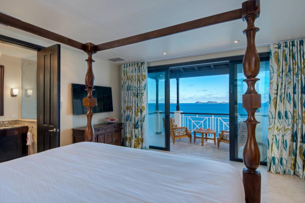 Scrub Island Resort, Spa & Marinaにあるベッド