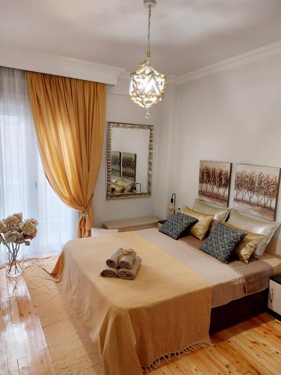 Antigonidon Square Luxury Apartment