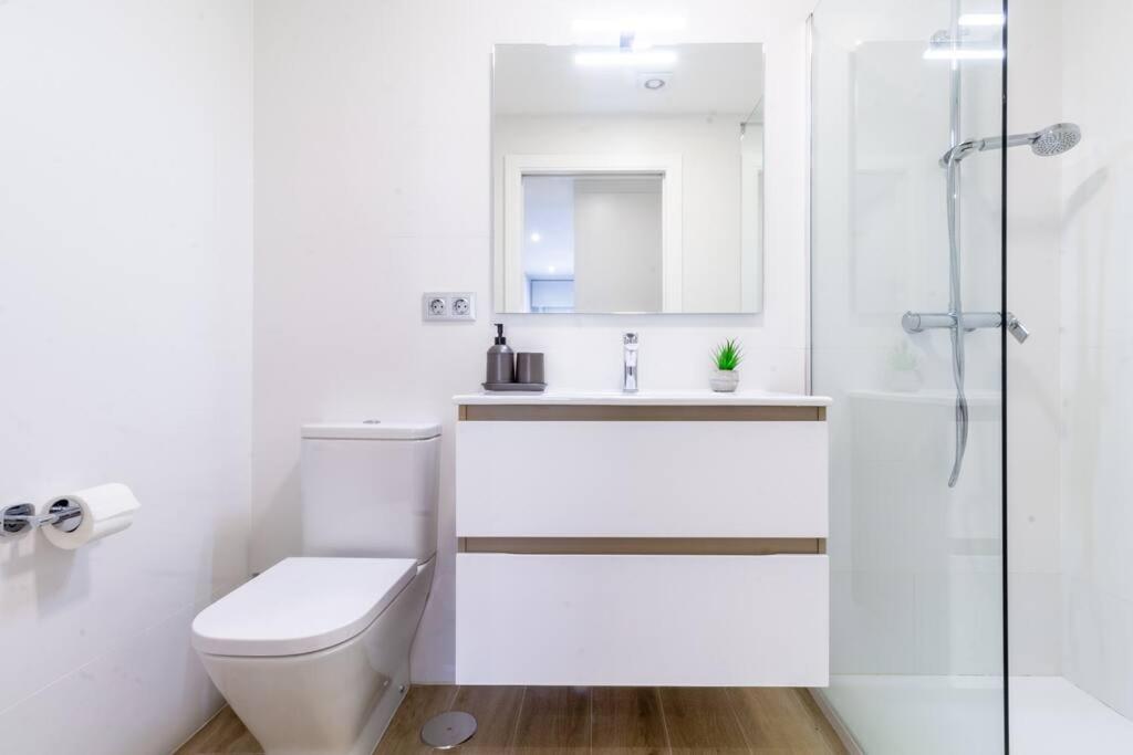 A bathroom at Moderno, Castro, Corazón de Vigo