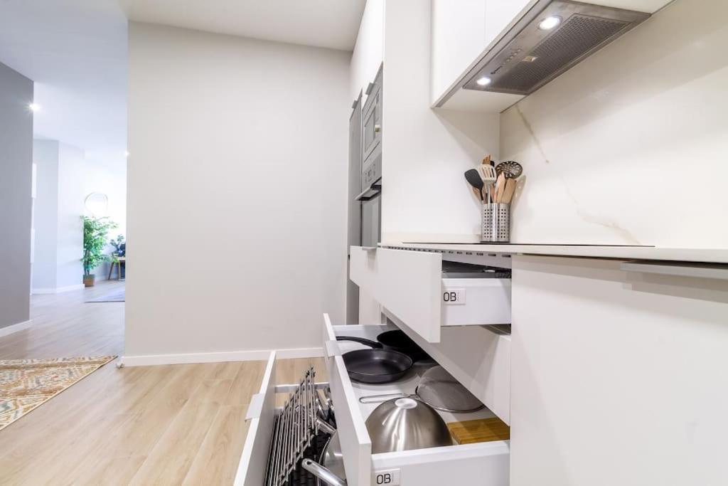 A kitchen or kitchenette at Moderno, Castro, Corazón de Vigo