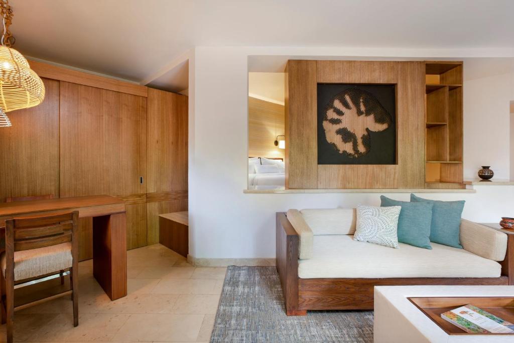 Гостиная зона в The Westin Reserva Conchal, an All-Inclusive Golf Resort & Spa