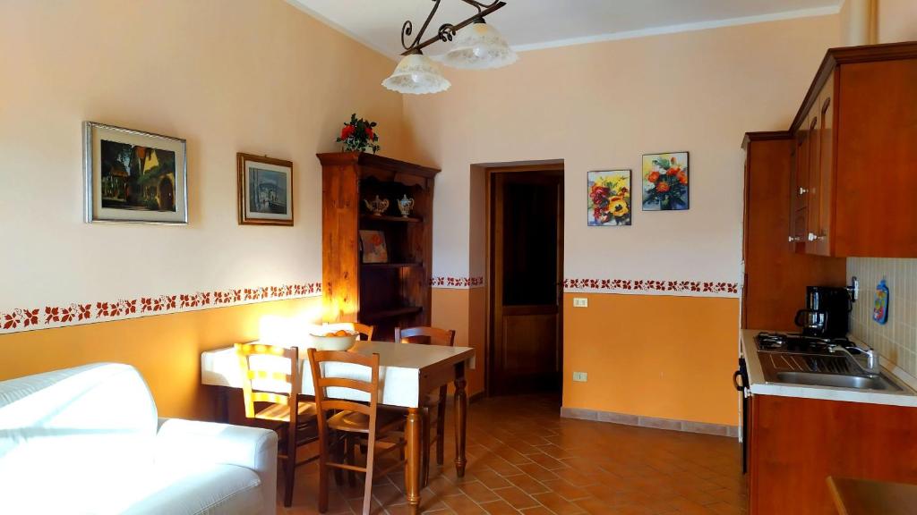 Kuchyň nebo kuchyňský kout v ubytování agriturismo macchia al pino