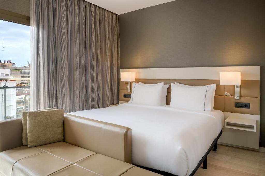 AC Hotel Colón Valencia by Marriott, Valencia – Prețuri ...