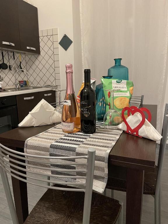 A kitchen or kitchenette at Ami House Roma