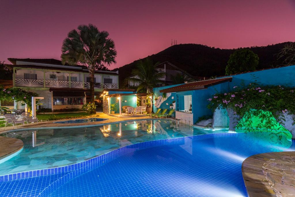 A piscina localizada em Pousada Daleste ou nos arredores